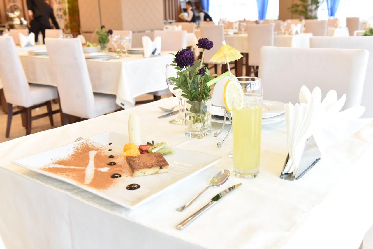 Ozgobek Ronesans Hotel De Luxe Ουσάκ Εξωτερικό φωτογραφία