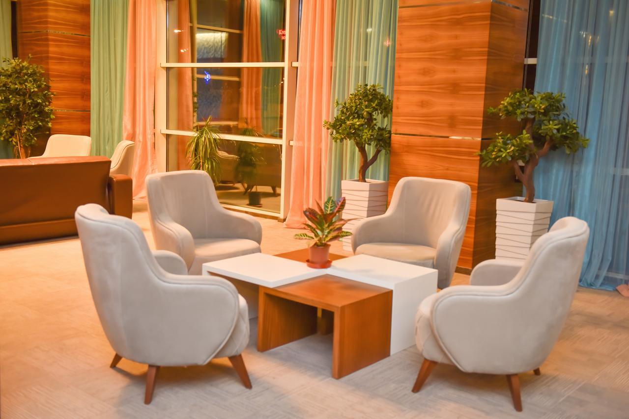Ozgobek Ronesans Hotel De Luxe Ουσάκ Εξωτερικό φωτογραφία