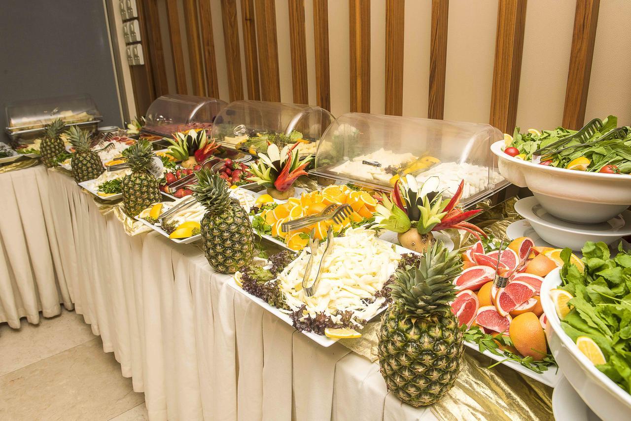Ozgobek Ronesans Hotel De Luxe Ουσάκ Εξωτερικό φωτογραφία