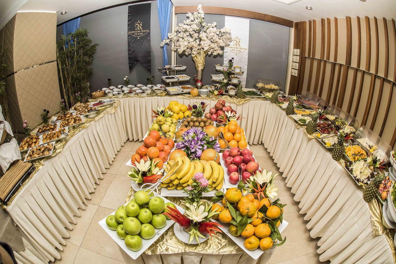 Ozgobek Ronesans Hotel De Luxe Ουσάκ Εξωτερικό φωτογραφία