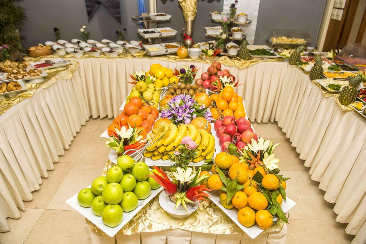 Ozgobek Ronesans Hotel De Luxe Ουσάκ Εξωτερικό φωτογραφία
